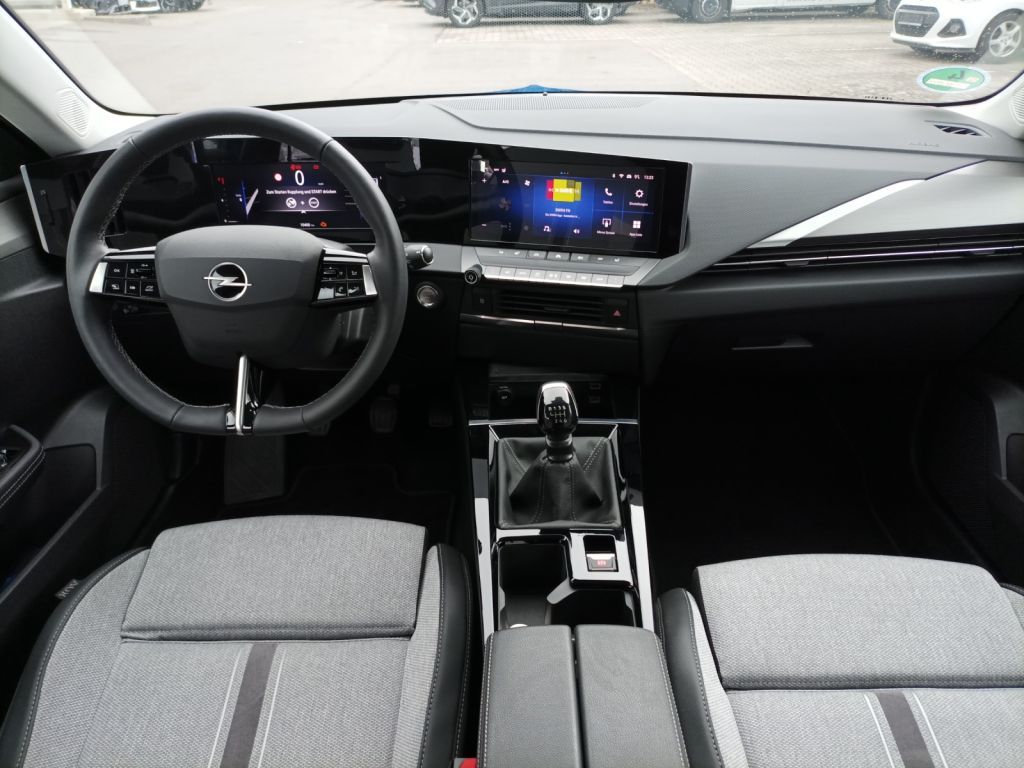 Fahrzeugabbildung Opel Astra 1.2 Turbo Elegance