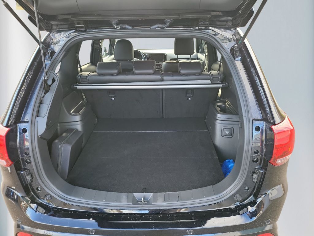 Fahrzeugabbildung Mitsubishi Outlander 2.4 4WD Plug-In Hybrid