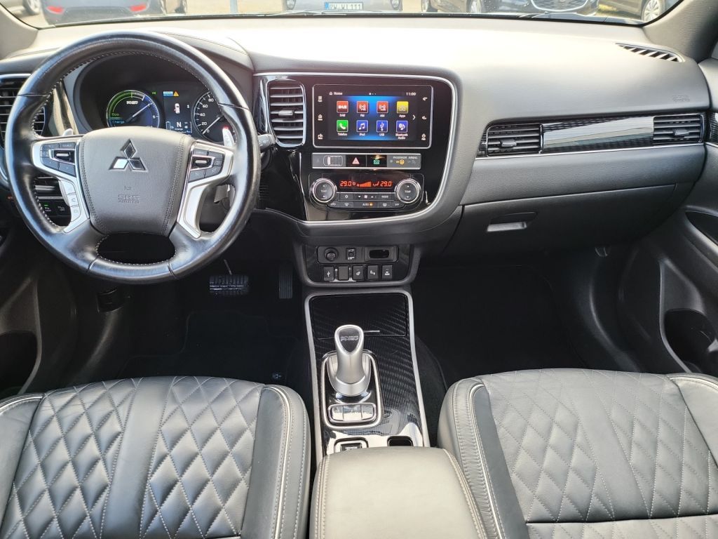 Fahrzeugabbildung Mitsubishi Outlander 2.4 4WD Plug-In Hybrid